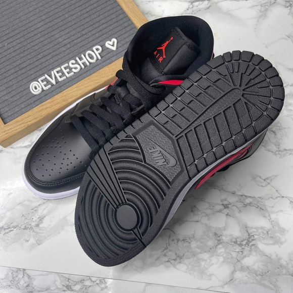 Air Jordan Retro 1 - Siren Red - Picture 4 of 4